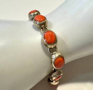 lot 50NP image: Sterling Silver Coral Bracelet 7.75 in