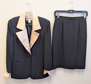 lot 46CH image: Vintage Christian Dior Skirt Suit - Navy with Peach Satin Lapels, Size 4