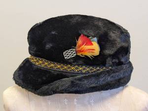 lot 55JT image: Vintage Mens Fur Hat with Feather Accent