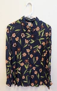 lot 57MP image: Oilily Floral Blouse - Navy with PinkBrown Flowers - 36Medium - 100% Viscose - Made in Portugal