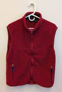 lot 100MD image: Patagonia Mens Fleece Vest - Red - Size Large