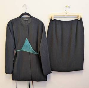 lot 145MP image: Geoffrey Beene Vintage Womens Skirt Suit - Size 6
