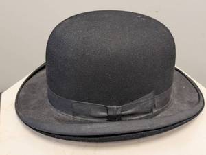 lot 193AG image: Laura Ashley Vintage Mens Felt Hat - Handmade, Size L, with Box