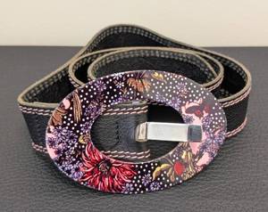 lot 203MP image: Oilily Womens Leather Belt Size S - Floral Oval Buckle