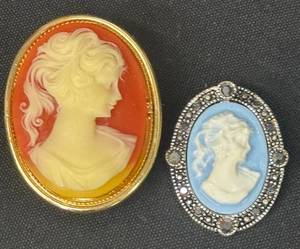 lot 51DZ image: DZ - Two Cameo Brooches - Two Vintage Oval Cameos