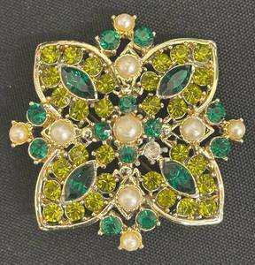 lot 53DZ image: DZ - Green & Gold Tone Brooch with Faux Pearls and Emerald Colored Crystals