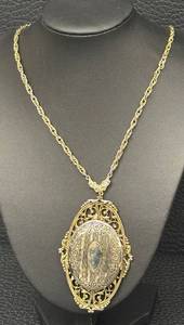 lot 72DZ image: DZ - Vintage Filigree Oval Locket Necklace