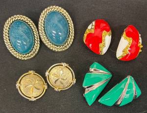 lot 90DZ image: DZ - Clip-On Earrings - Turquoise Colored Ovals, Red Enamel, Clover Discs, Green Triangles