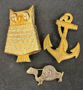 lot 98DZ image: DZ - Gold-Tone Brooch Trio - Owl, Anchor & Dachshund