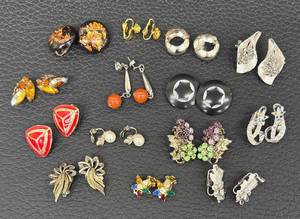 lot 150DZ image: DZ - Collection of Clip-On Earrings - 14 Pairs