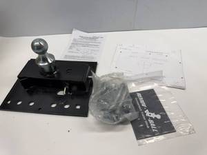 lot 8 image: REMOVE-A-BALL GOOSENECK HITCH HEAD