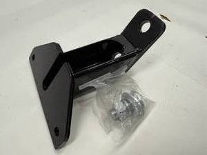 lot 48 image: EXTREME MAX LAWN TRACTOR HITCH