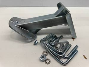 lot 50 image: EXTREME MAX SPARE TIRE CARRIER