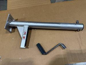 lot 77 image: EXTREME MAX QUICK LIFT JACK