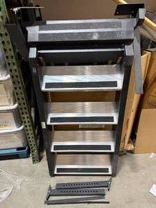 lot 89 image: MORRYDE RV 4-STEP