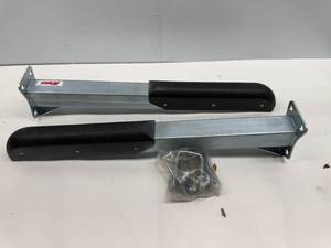 lot 92 image: EXTREME MAX TRAILER GUIDE-ONS