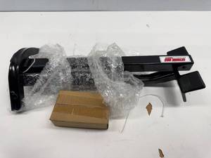 lot 106 image: EXTREME MAX SNOWMOBILE STAND