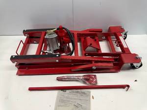 lot 110 image: EXTREME MAX MOTORCYCLE  ATV JACK