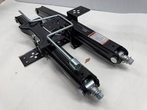 lot 143 image: QUICK PRODUCTS LEVELING JACKS