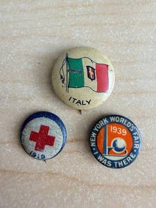 lot 93 image: Vintage Enamel Pins - Italy Flag, Red Cross 1919, NY Worlds Fair 1939
