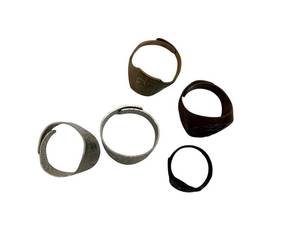 lot 107 image: Vintage Signet Ring Lot - 5 Assorted Metal Crest Rings