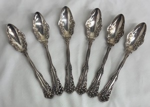 lot 68CP image: WM Rogers Berwick Pattern Silver Plate Fruit Spoons - 6 Piece Set