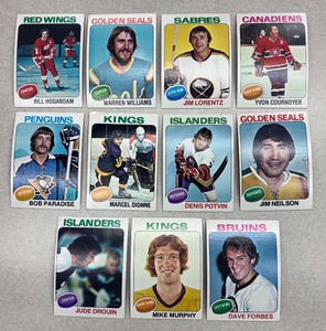 lot 321BL image: Vintage Hockey Cards