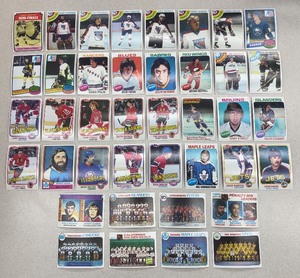 lot 322BL image: Vintage Hockey Cards