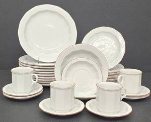 lot 4MP image: Porsgrund Norway Octavia Red Pattern Dinnerware Set