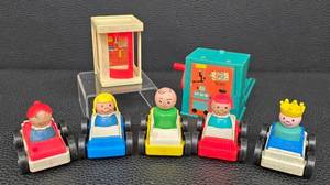lot 154MP image: Vintage Fisher-Price Little People Car Lift Playset With 5 Cars, Figures & Phone Booth