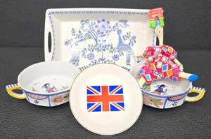 lot 157MP image: Quimper France Bowls (Pair) - Prince William Plate (England) - Norway Tray - Paris Doll