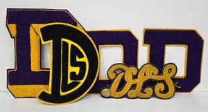 lot 257CH image: De La Salle Hockey Patches - D & DLS Set (1 with Hockey Puck)