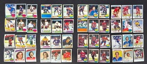 lot 285BL image: 48 Vintage NHL Hockey Cards - ToppsOPC Mixed Teams