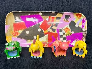 lot 19MP image: Mackenzie-Childs Tray with 4 Animal Themed Hand-Painted Wooden Napkin Rings