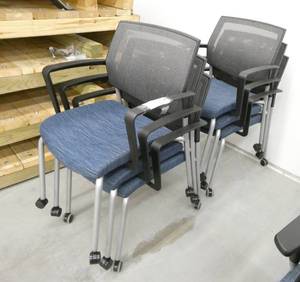 lot 6 image: Lot of 8 stacking blue office chairs