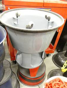 lot 38 image: 2 step stools red and grey