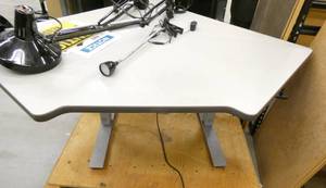 lot 51 image: 3 lamps and a corner desk