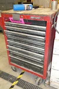 lot 103 image: Well used Craftsman tool chest