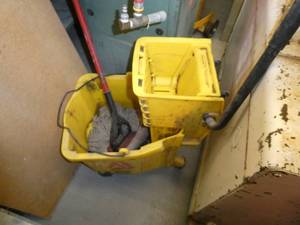 lot 106 image: Mop bucket