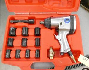 lot 142 image: Rockford air drill with sae sockets