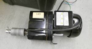 lot 149 image: Dayton motor 2H616B 16hp