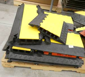 lot 162 image: Pallet of wirecable ramps management raceway