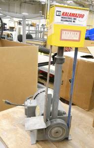 lot 181 image: Kalamazoo 1 inch belt sander