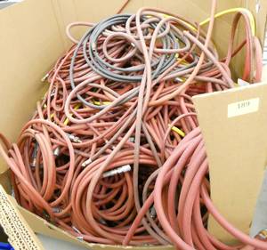Pallet full of probably 40+ air hoses