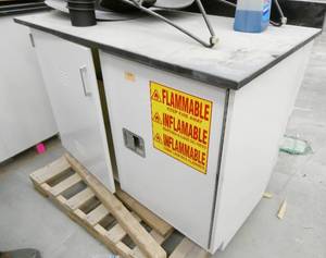 lot 224 image: Flammable cabinet 50x30x36 with contents