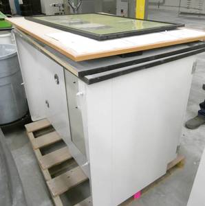 lot 225 image: Flammable cabinet 50x30x36 with contents