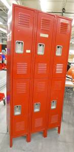 lot 268 image: Set of Red lockers
