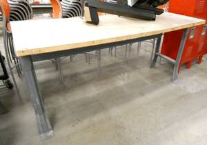 lot 270 image: Wood top workbench