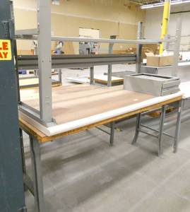 lot 276 image: Two workbenches