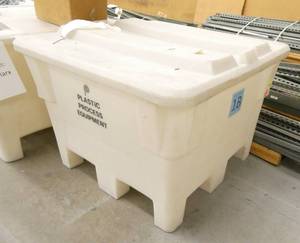 lot 299 image: large pallet size plastic tote